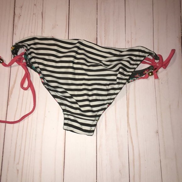 Xhilaration Reversible Swim Bottom with Tie Sides - Picture 3 of 5